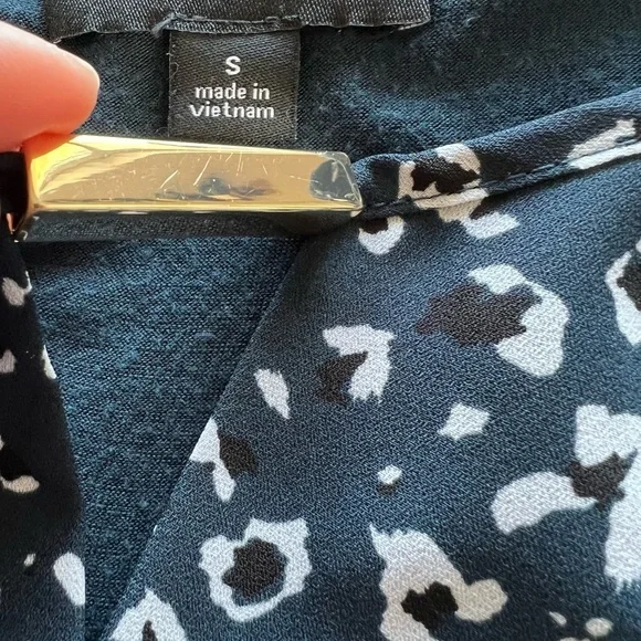 Animal Print Short Sleeve Blouse - Picture 5 of 8